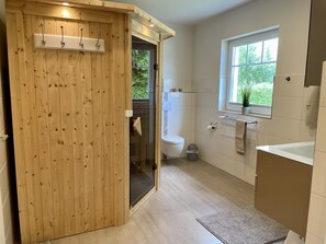Bruser, hårtørrer, Toiletpapir