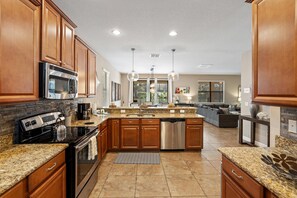Fridge, microwave, oven, stovetop - Last Minute Disney Getaway! Private Pool, Hot Tub & Game Room. Book Now! #6118 (Orlando)