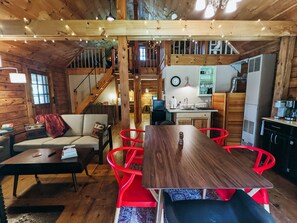 Dining - Charming Waterfront Log Cabin (Fitzwilliam)
