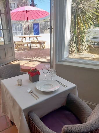 Restaurante. La Ville Hotel