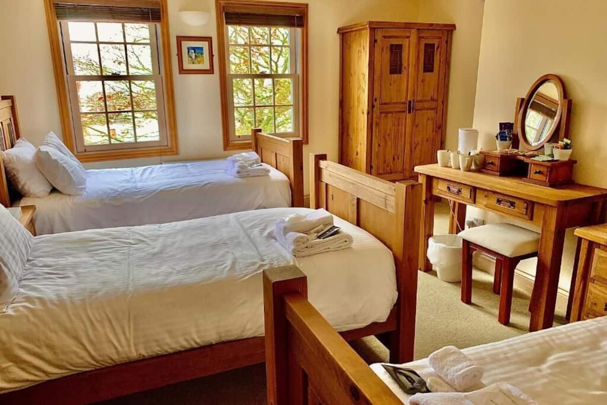 Tripla Standard | Biancheria da letto di alta qualità, materassi Tempur-Pedic