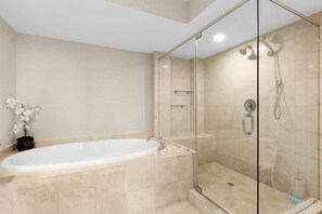 淋浴設備、風筒、提供毛巾