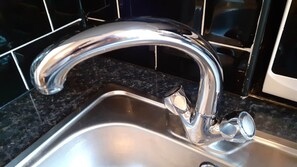 Serviettes fournies, savon, shampoing