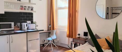 1 غرفة نوم ومكواة/لوح كي وواي فاي وملاءات أسرّة