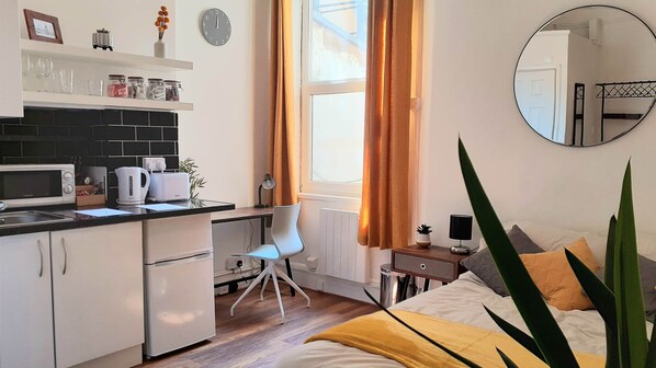 1 chambre, fer et planche Ă repasser, Wi-Fi, draps fournis