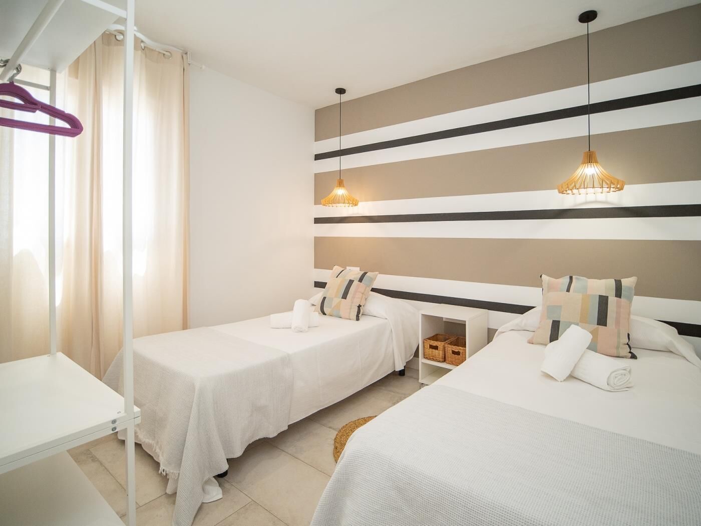 2 bedrooms, iron/ironing board, internet, bed sheets