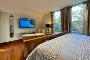 3 chambres, fer et planche à repasser, Wi-Fi, draps fournis