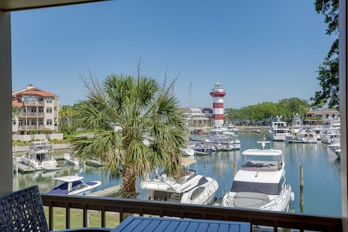 1028 Caravel Court: Stylish updated  Villa, Free Bikes, Lighthouse Views