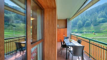 Monolocale familiare, microonde, vista montagna (La Marmotta Ski in/ski out - Studio) | Terrazza/patio