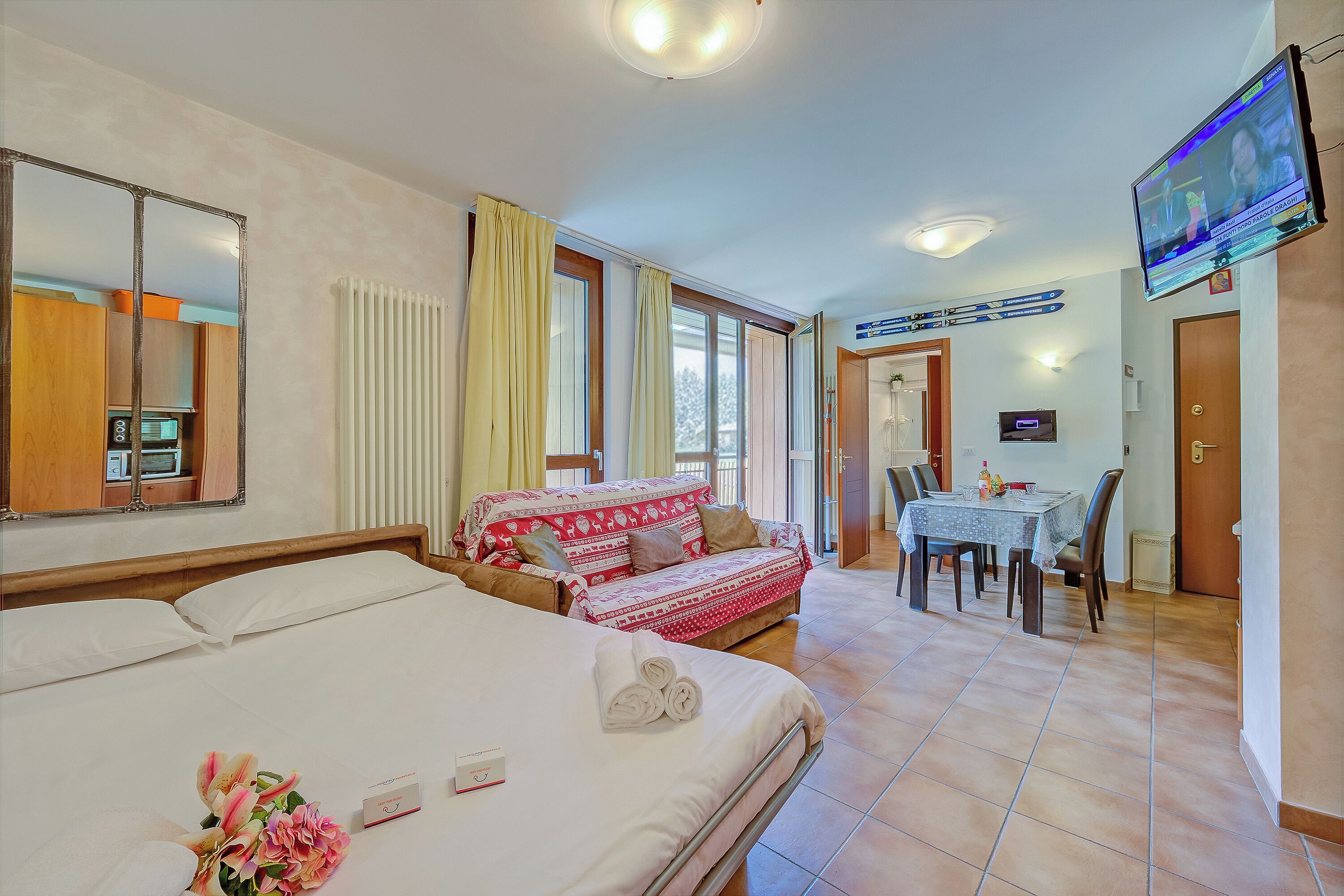 Schallisolierte Zimmer, kostenloses WLAN, Bettwäsche