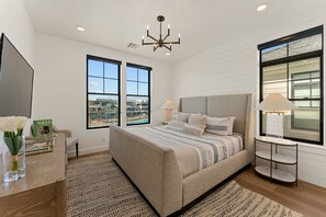 8 habitaciones, escritorio y tabla de planchar con plancha 