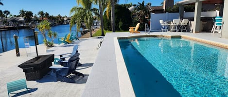 Utomhuspool