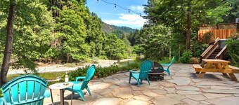 CozyCreekCabin~Relaxing Creekside Cabin Close to Ocean&Wineries/WiFi/Pup/HtTb