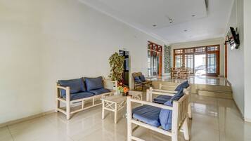 Classic Double Room | Living area