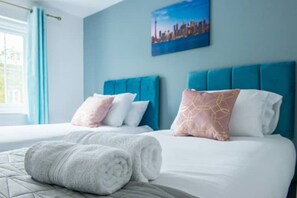 4 Schlafzimmer, Bügeleisen/Bügelbrett, kostenloses WLAN, Bettwäsche