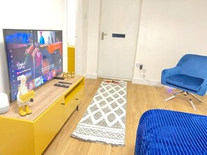 1 bedroom, desk, iron/ironing board, WiFi