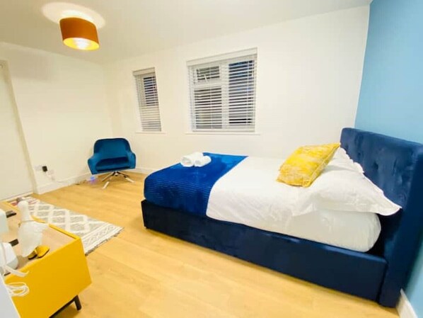 1 bedroom, desk, iron/ironing board, WiFi