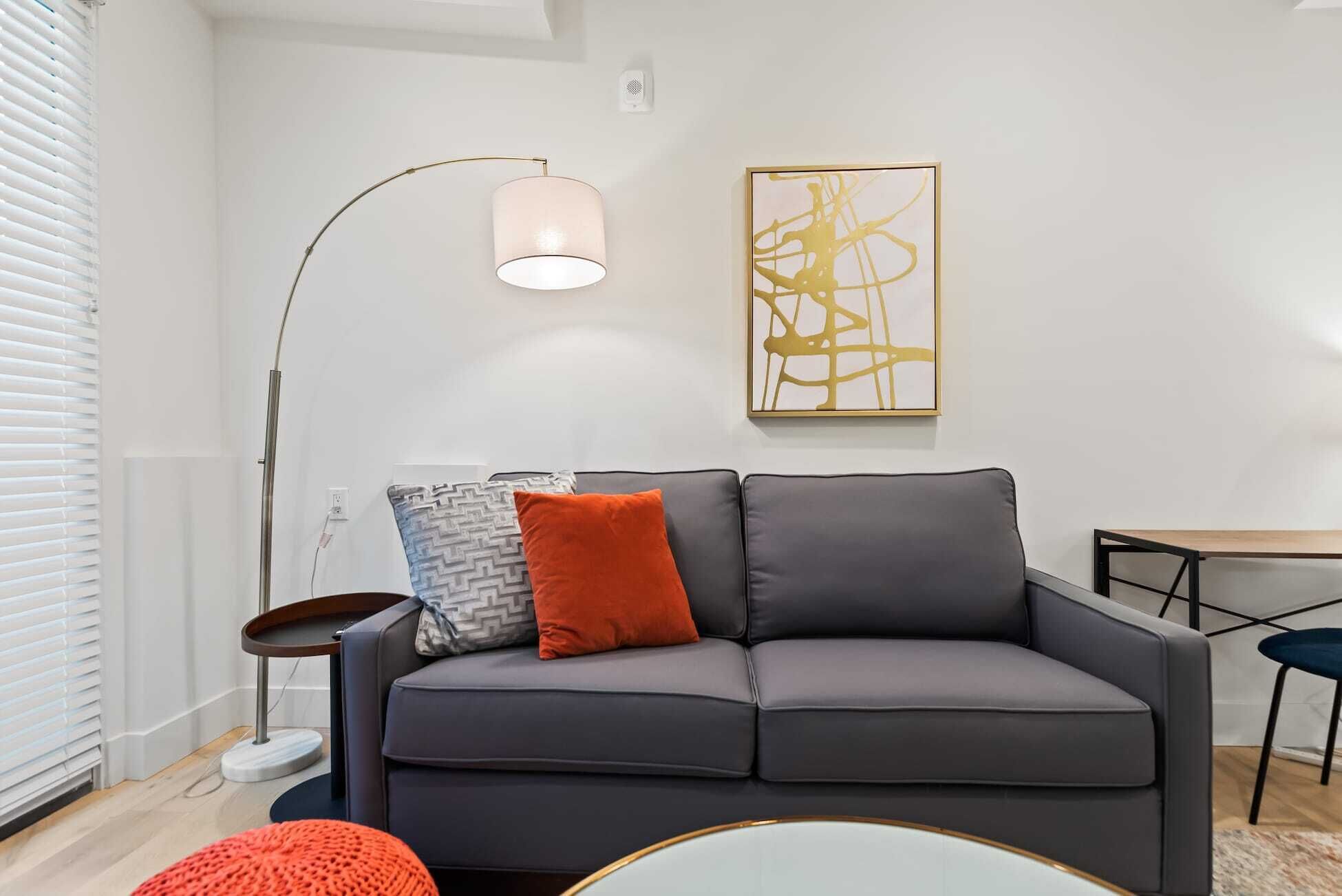 The Addison by Kasa | Inviting Queen Studio | San Francisco