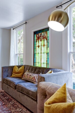 TV - King William - A Birdy Vacation Rental (San Antonio)