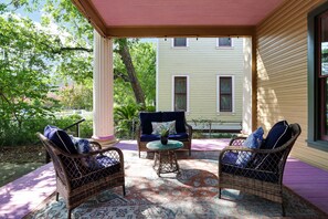 Terrace/patio - King William - A Birdy Vacation Rental (San Antonio)