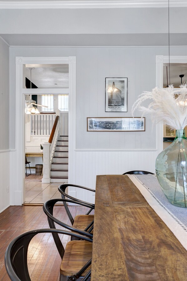 Dining - King William - A Birdy Vacation Rental (San Antonio)