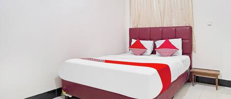 Standard Double Room | Desk, free WiFi, bed sheets