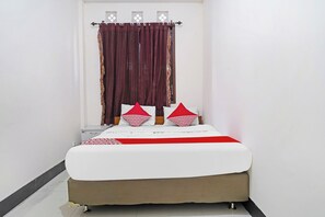 Standard Double Room - OYO 91322 Jawara Guest House Syariah (Bandung)