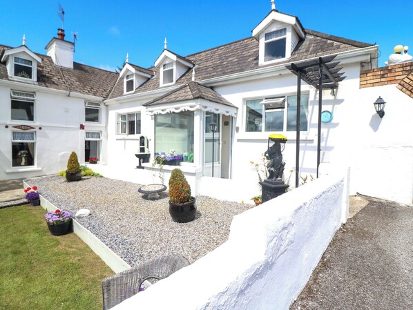 Interior - Waterfall House (Gortanure)