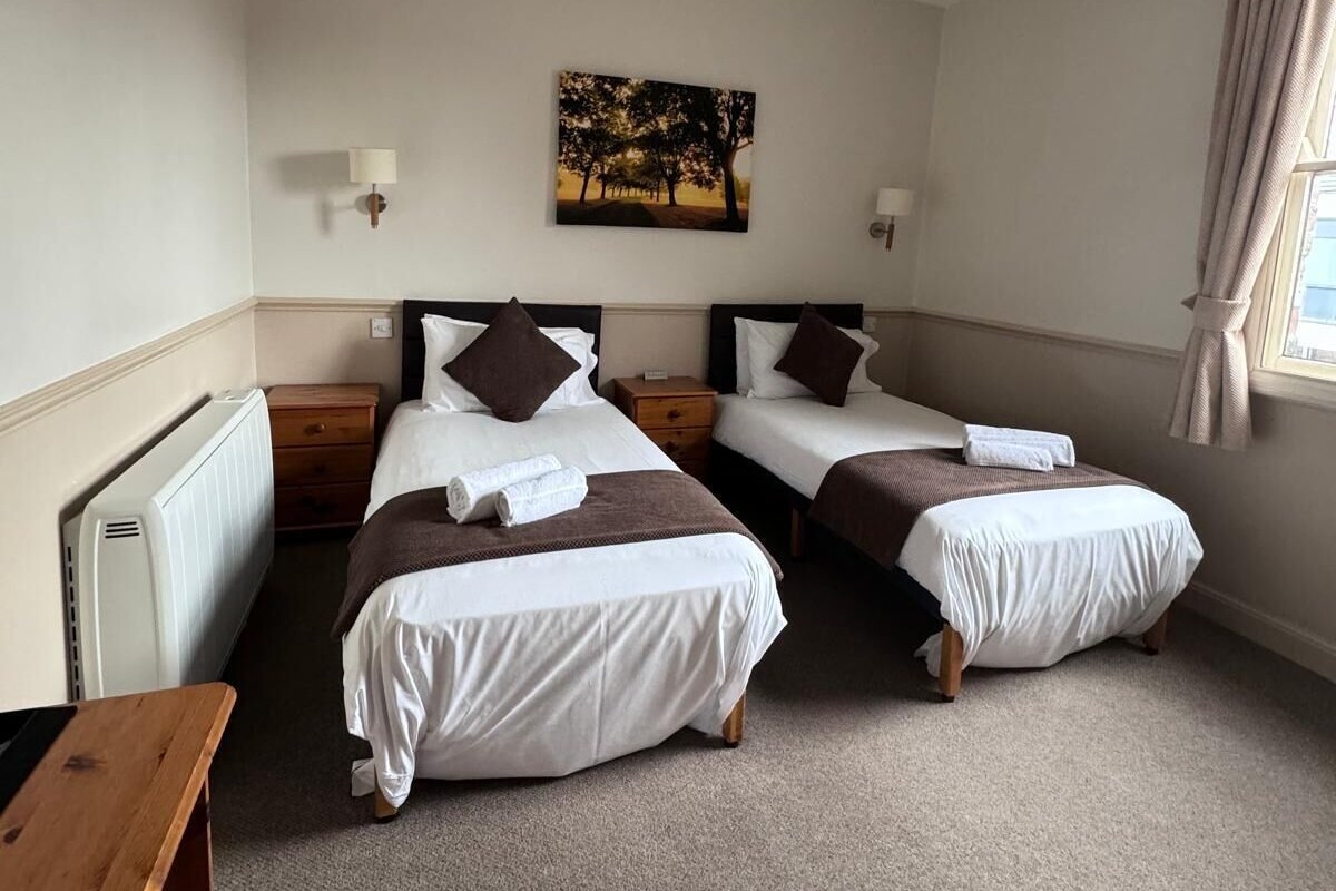 Standard Twin Room, Private Bathroom