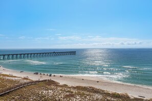 On the beach, sun-loungers, beach towels - Pristine, Family-friendly condo. Spectactular Gulf Views! (Navarre)