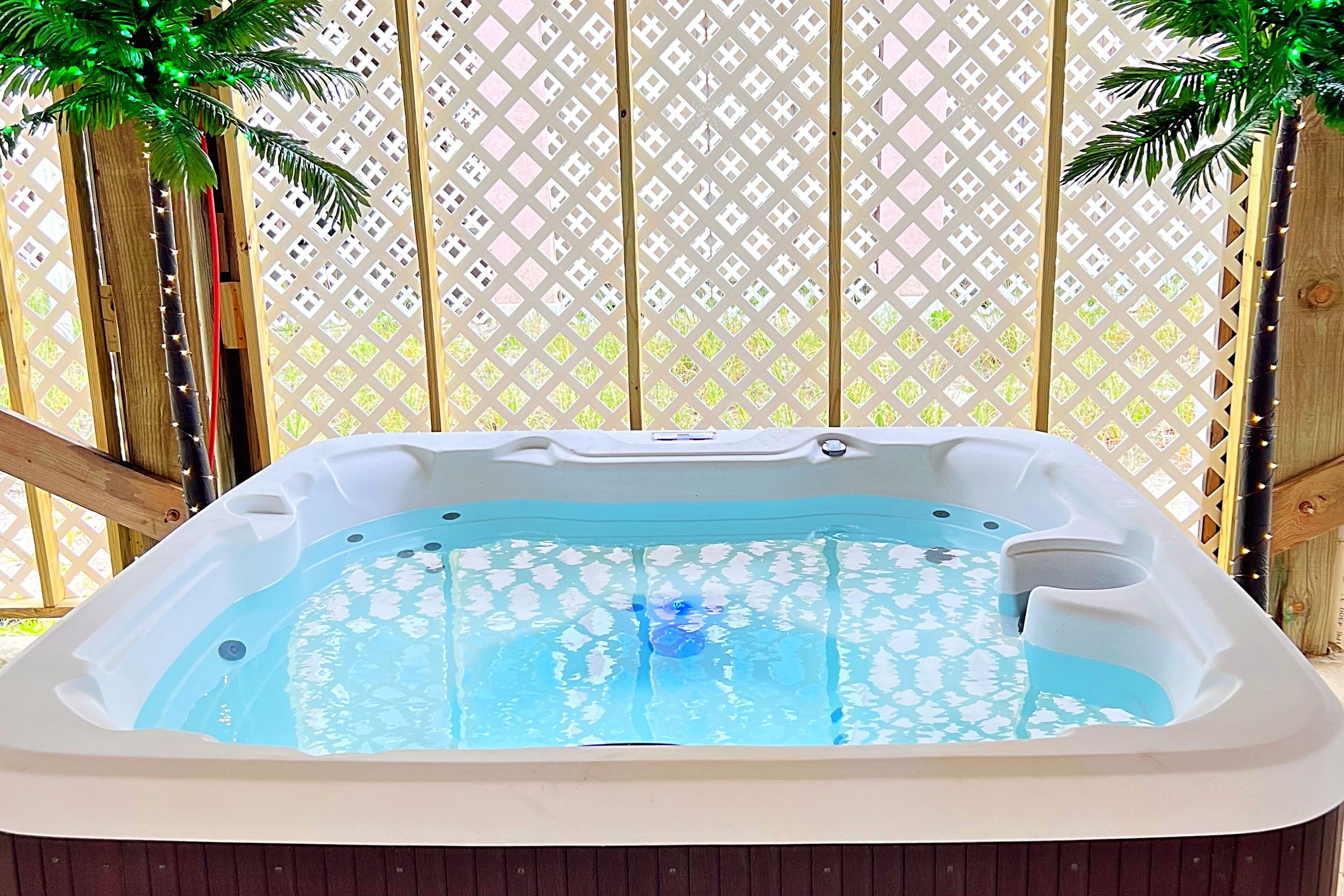 Stunning beachfront house with game room, hot tub, balcony, & washer/dryer