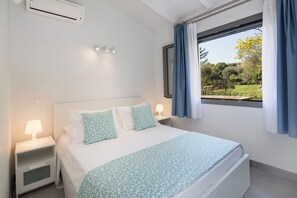 2 bedrooms, iron/ironing board, WiFi, bed sheets - Modern guest house with private pool and fantastic views to the beach (Dassia)