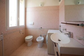 Basic-Apartment | Badezimmer