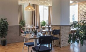 Dining - L Escale Marine THE Originals Relais (Crozon)
