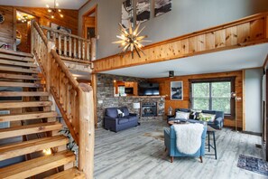 Smart TV, fireplace, DVD player