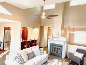 Smart TV, fireplace, stereo