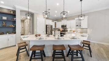 House, Multiple Beds, Private Pool, Pool View | Private kitchen | Fridge, microwave, oven, stovetop