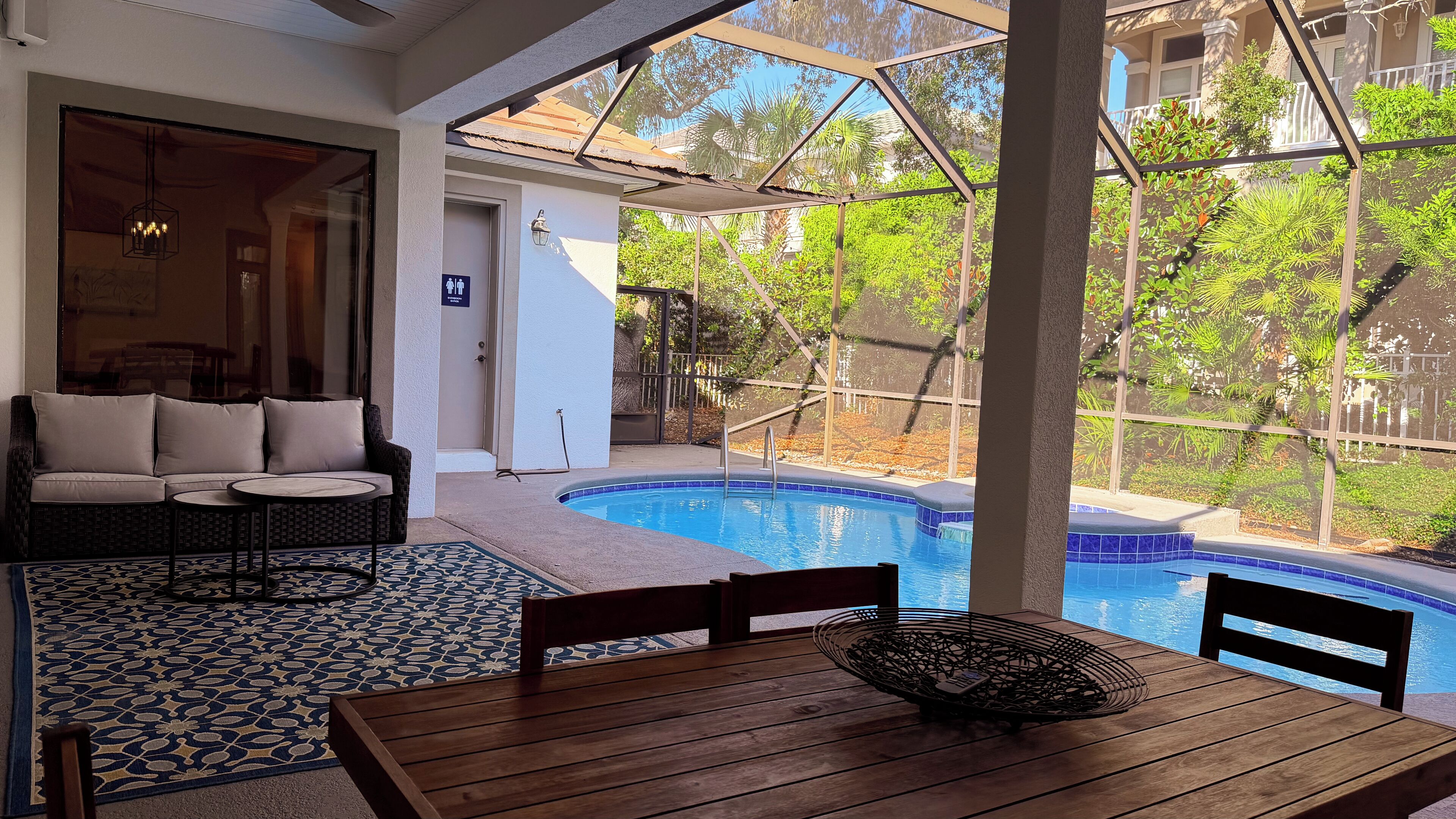 Rumah, Beberapa Tempat Tidur, kolam renang pribadi, pemandangan kolam renang | Kolam renang | Kolam renang outdoor