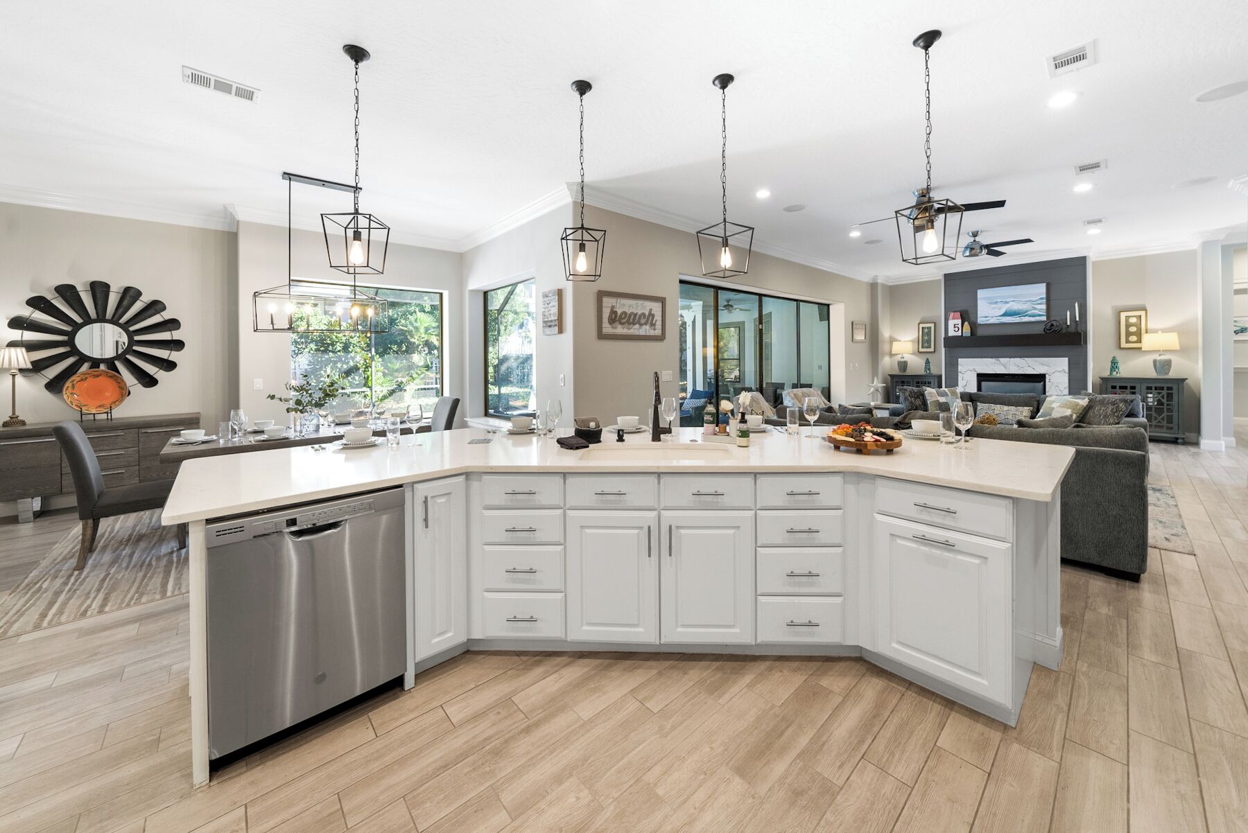 House, Multiple Beds, Private Pool, Pool View | Interior