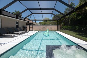 A heated pool - * The 96 * (Naples)