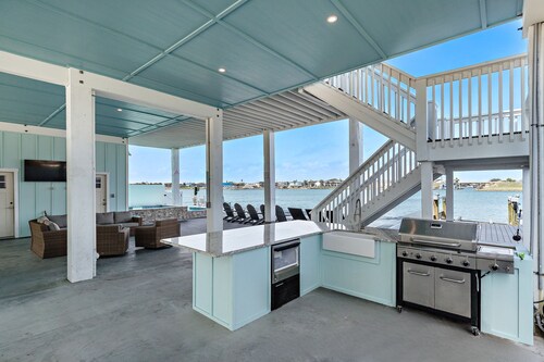 Sunset Views | Private Pool & Hot Tub | Outdoor Kitchen | Boat Lift | Ice Maker