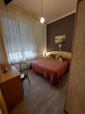 Vierbettzimmer | Zimmersafe, Bettwäsche