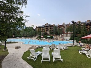 Pool - The Powder Nook | Hot Pools | Mile 1 Express Chair (Panorama)