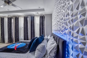 4 bedrooms, iron/ironing board, free WiFi, bed sheets