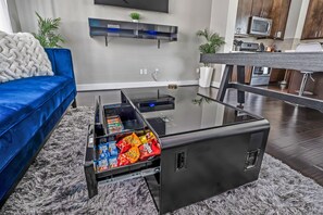 Smart TV, video games