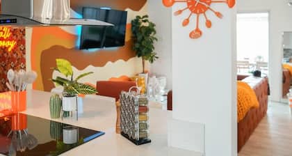 Groovy Getaway - 70s themed house!