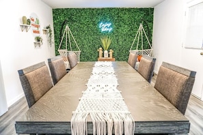 Dining - The Desert House Charming w/ Hot Tub (Scottsdale)