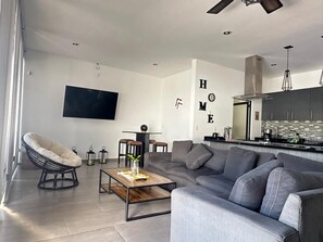 TV, stereo - Amazing house with private pool and beautiful view (San Miguel de Allende)