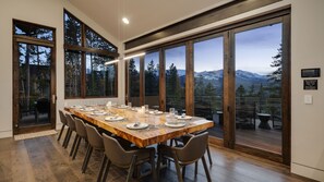 Dining - Hot Tub + Ski Shuttle | Vickery's Vantage (Breckenridge)