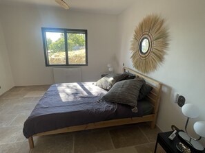 5 bedrooms, desk, iron/ironing board, free WiFi - Villa with breathtaking sea view (le lavandou)